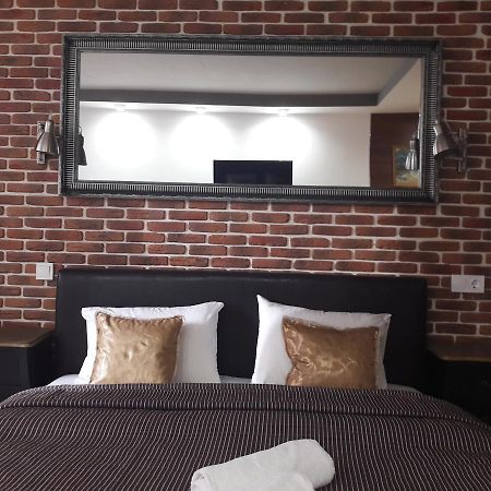Mini Hotel On Demiivska Kiev Ngoại thất bức ảnh