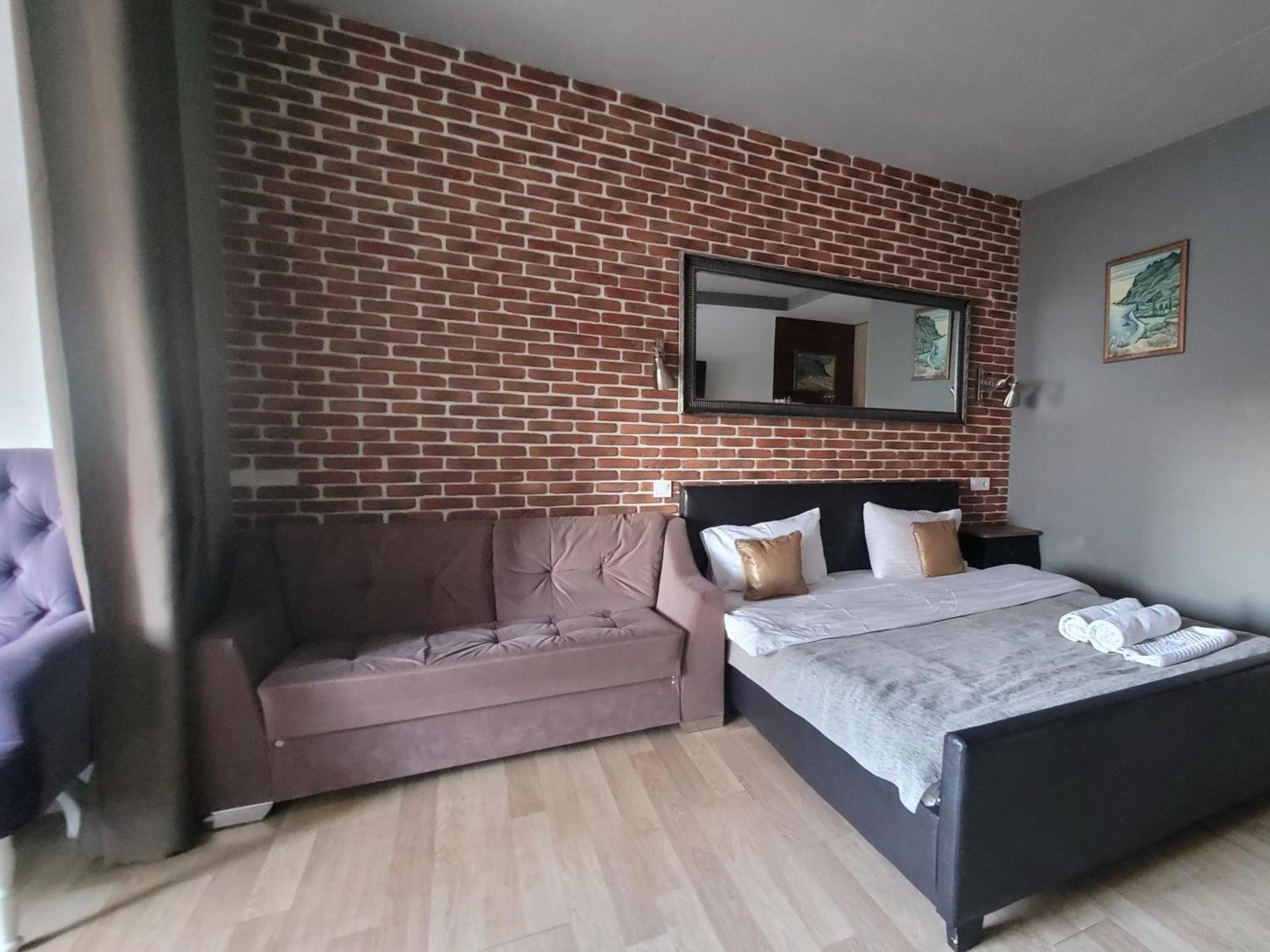 Mini Hotel On Demiivska Kiev Ngoại thất bức ảnh