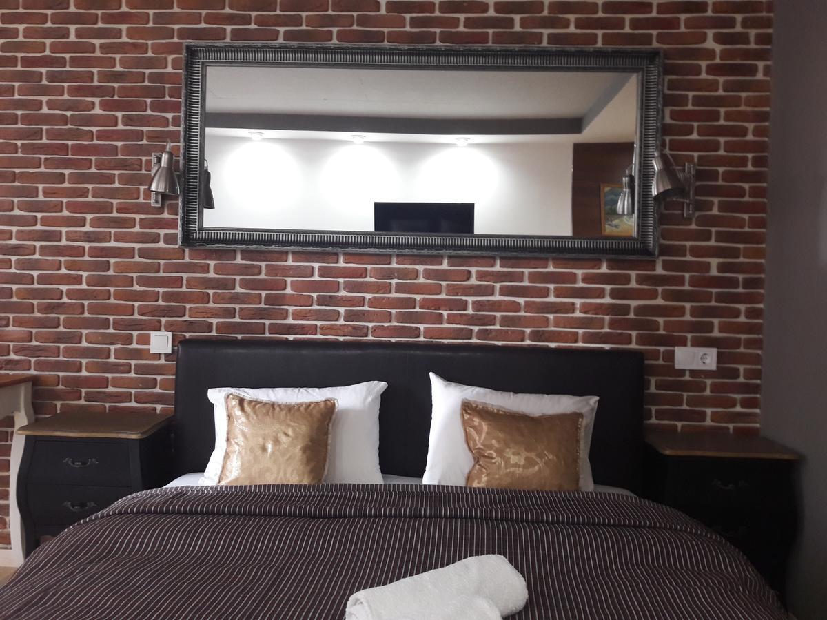 Mini Hotel On Demiivska Kiev Ngoại thất bức ảnh