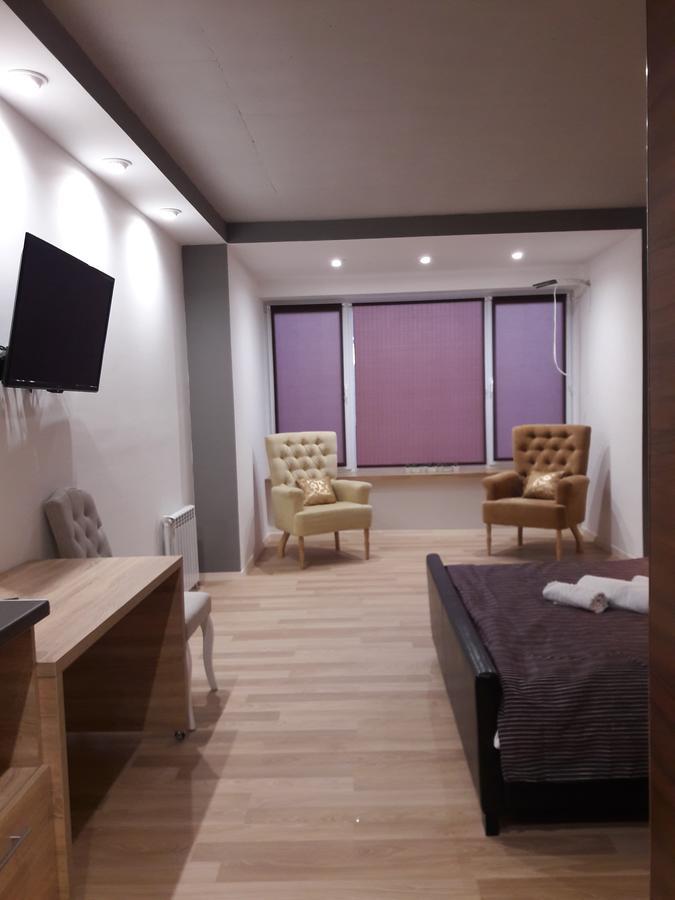 Mini Hotel On Demiivska Kiev Ngoại thất bức ảnh