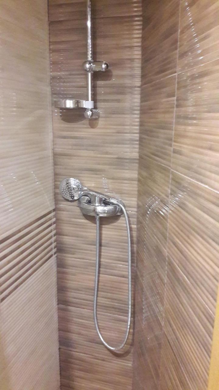 Mini Hotel On Demiivska Kiev Ngoại thất bức ảnh